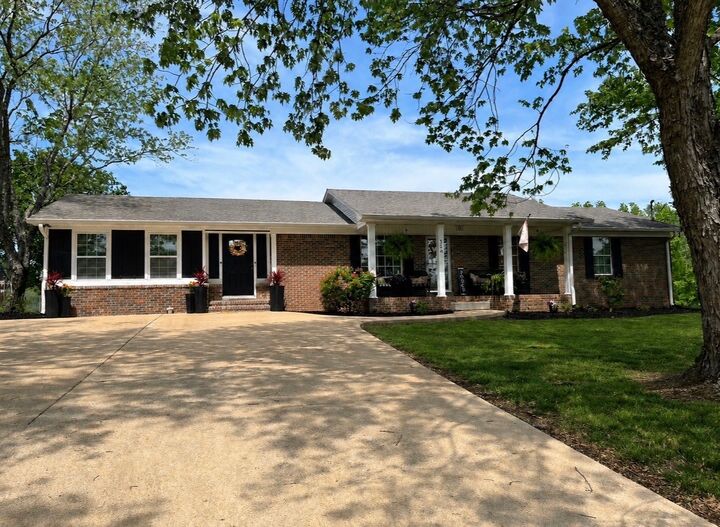 Property Photo: 510 Donna Cir TN 38464
