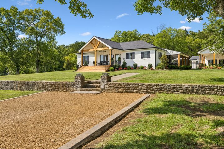 Property Photo: 5672 Carters Creek Pike TN 37179