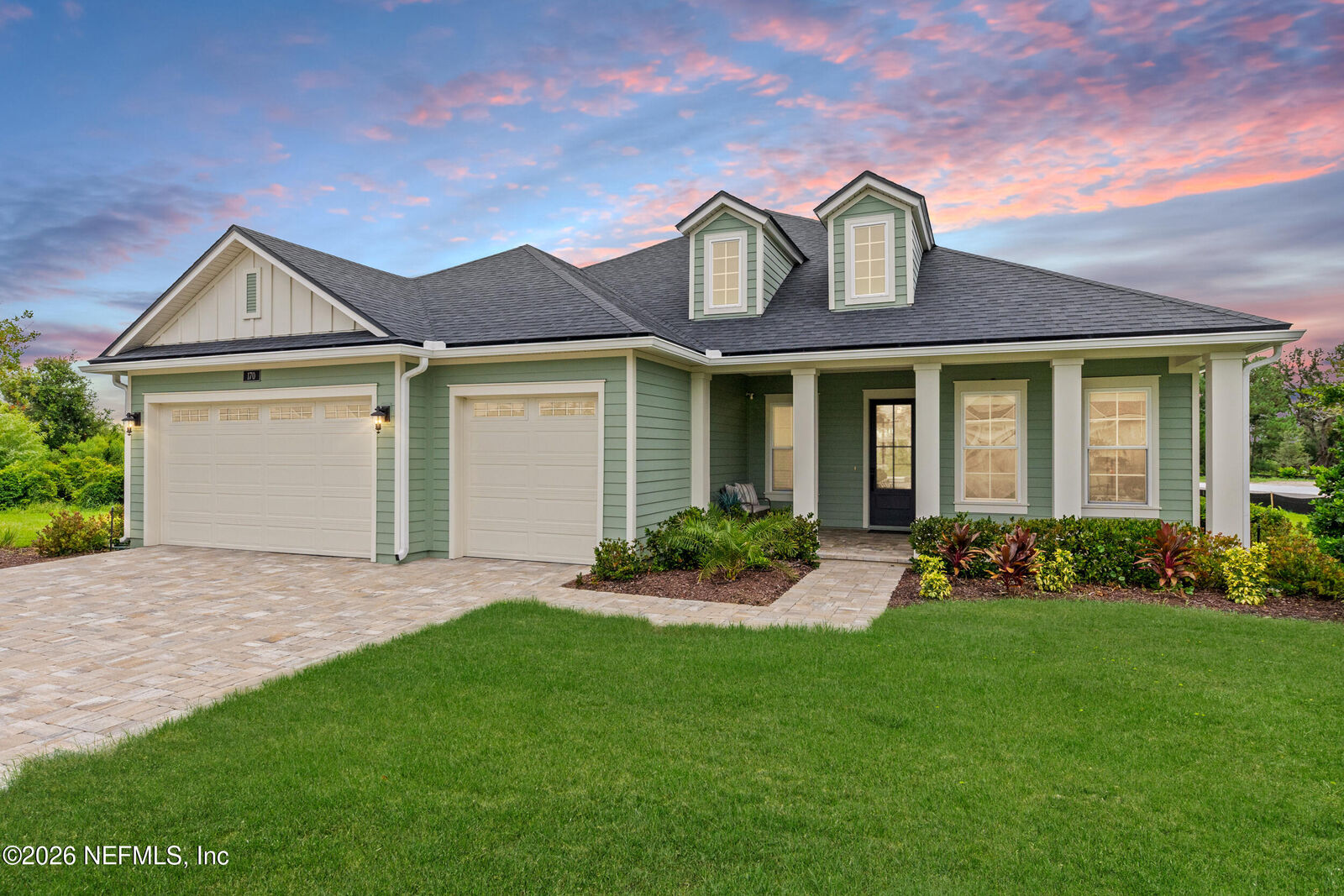 Property Photo: 170 Pasarela Drive FL 32095