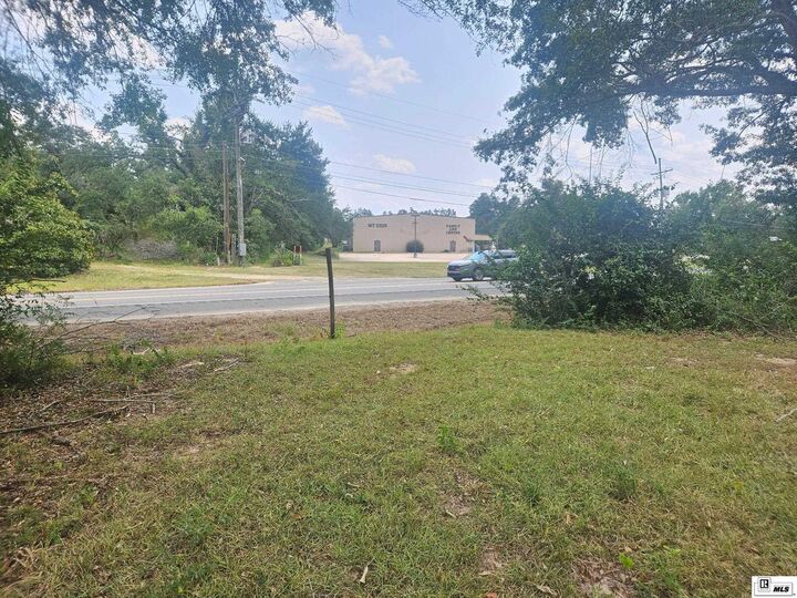 Property Photo: 1011 Highway 80 LA 71225
