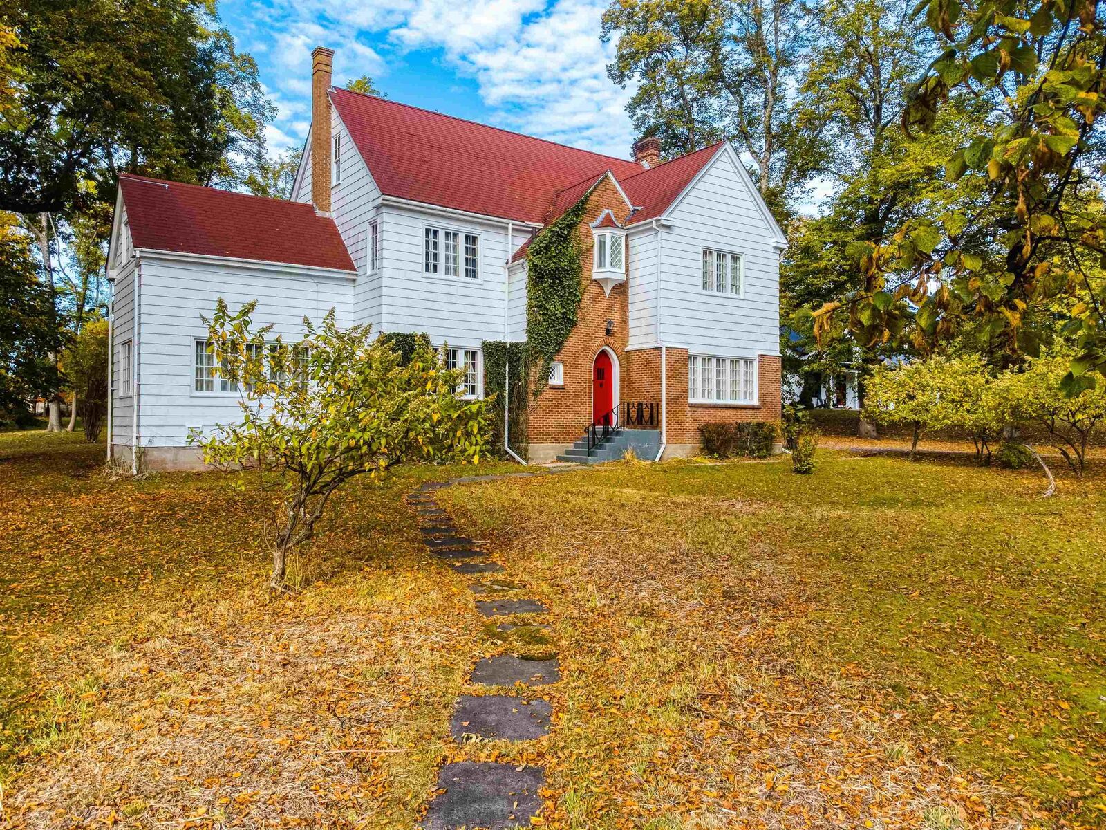 Property Photo: 68 Cottage Street NS B0K 1H0