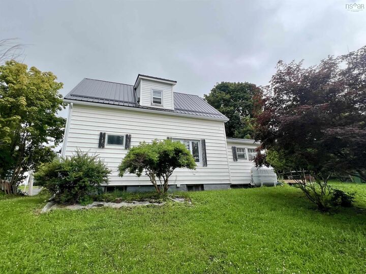 Property Photo:  2 Central Avenue  NS B0K 1X0 