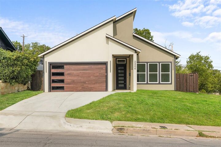 Property Photo: 2504 Vaughn Boulevard TX 76105