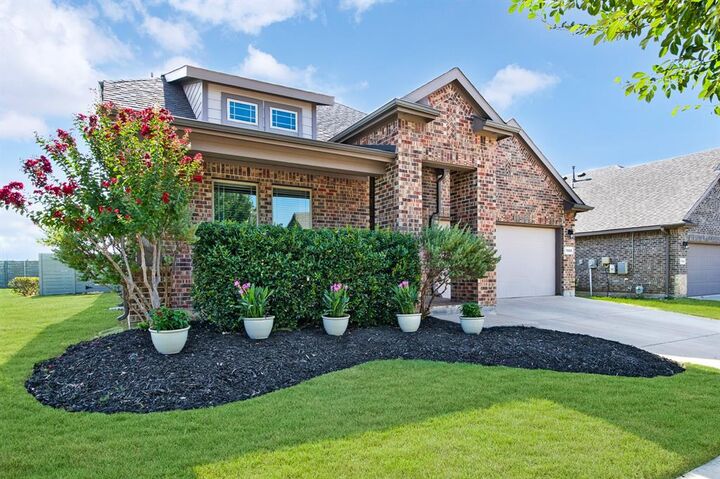 Property Photo:  1328 Canary Lane  TX 76226 
