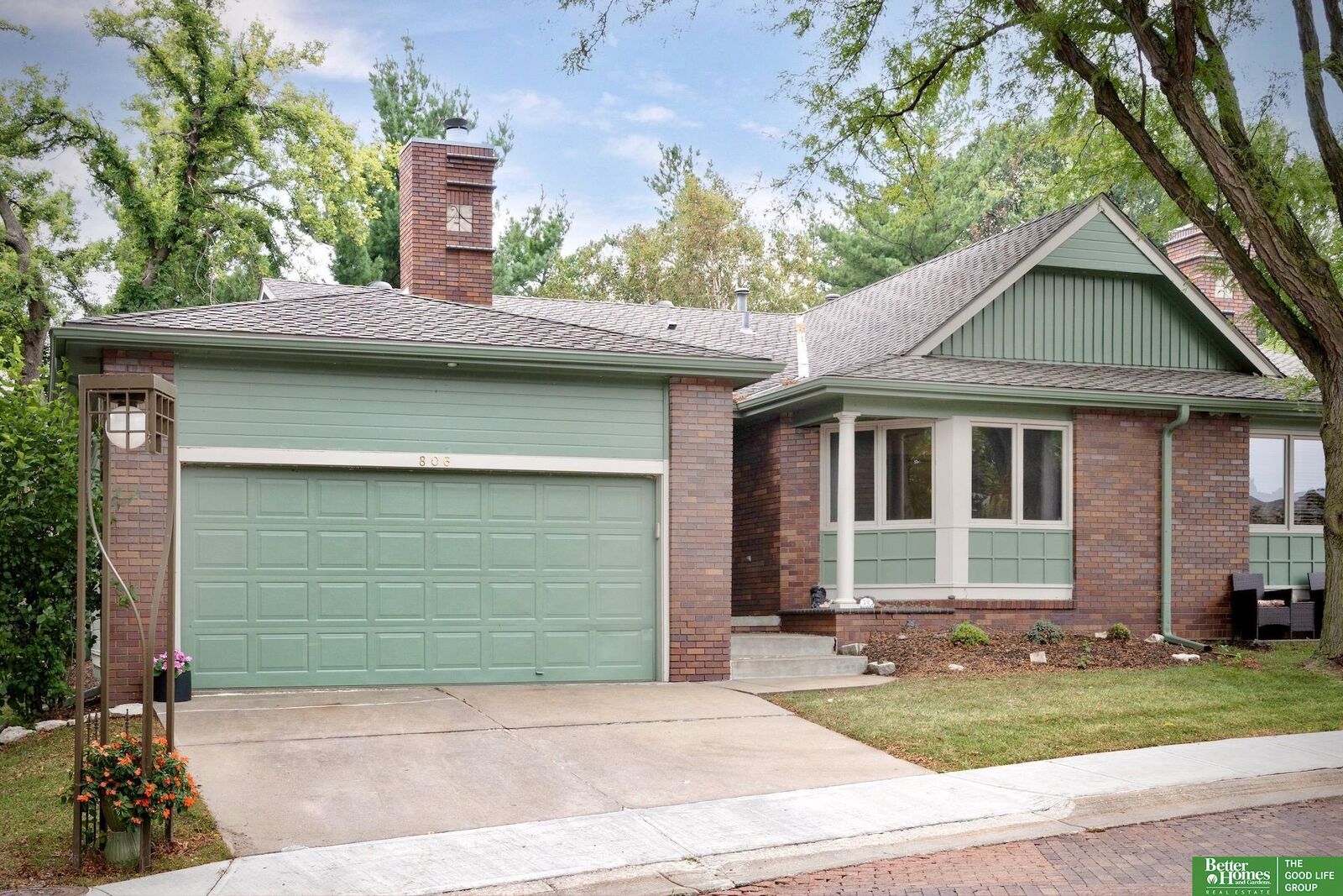 Property Photo:  806 N 131 Court  NE 68154 