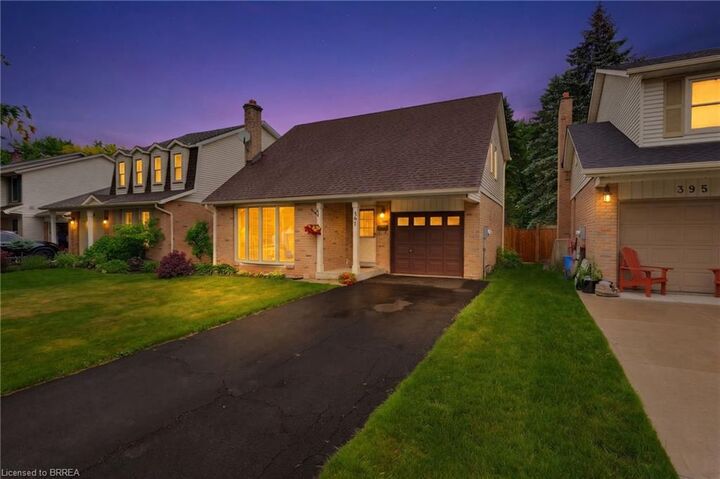 Property Photo: 391 Knightsbridge Crescent ON L9G 3S4