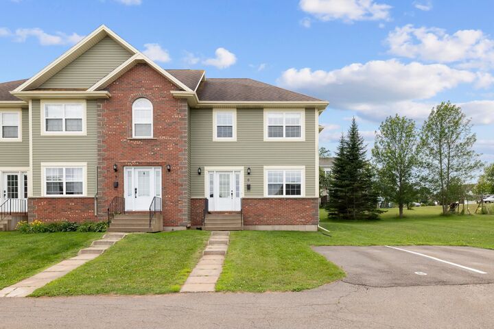 Property Photo: 6 Edgeview Court PE C1B 0H8