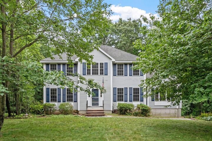 Property Photo: 79 Wyndridge Cir NH 03076
