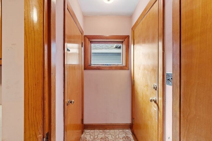 Property Photo:  20 Greenwood Road  MA 01960 