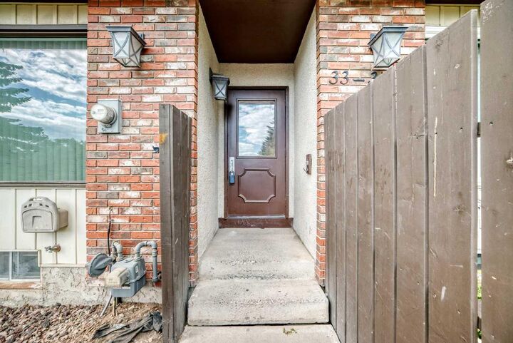 Property Photo:  175 Manora Place 33  AB T2A 4P6 