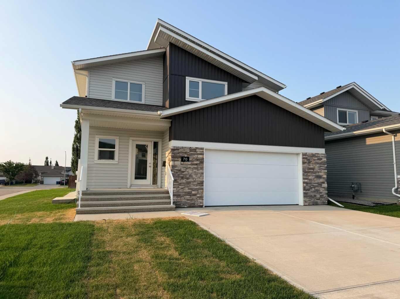 Property Photo:  70 Palmer Circle  AB T0M 0J2 