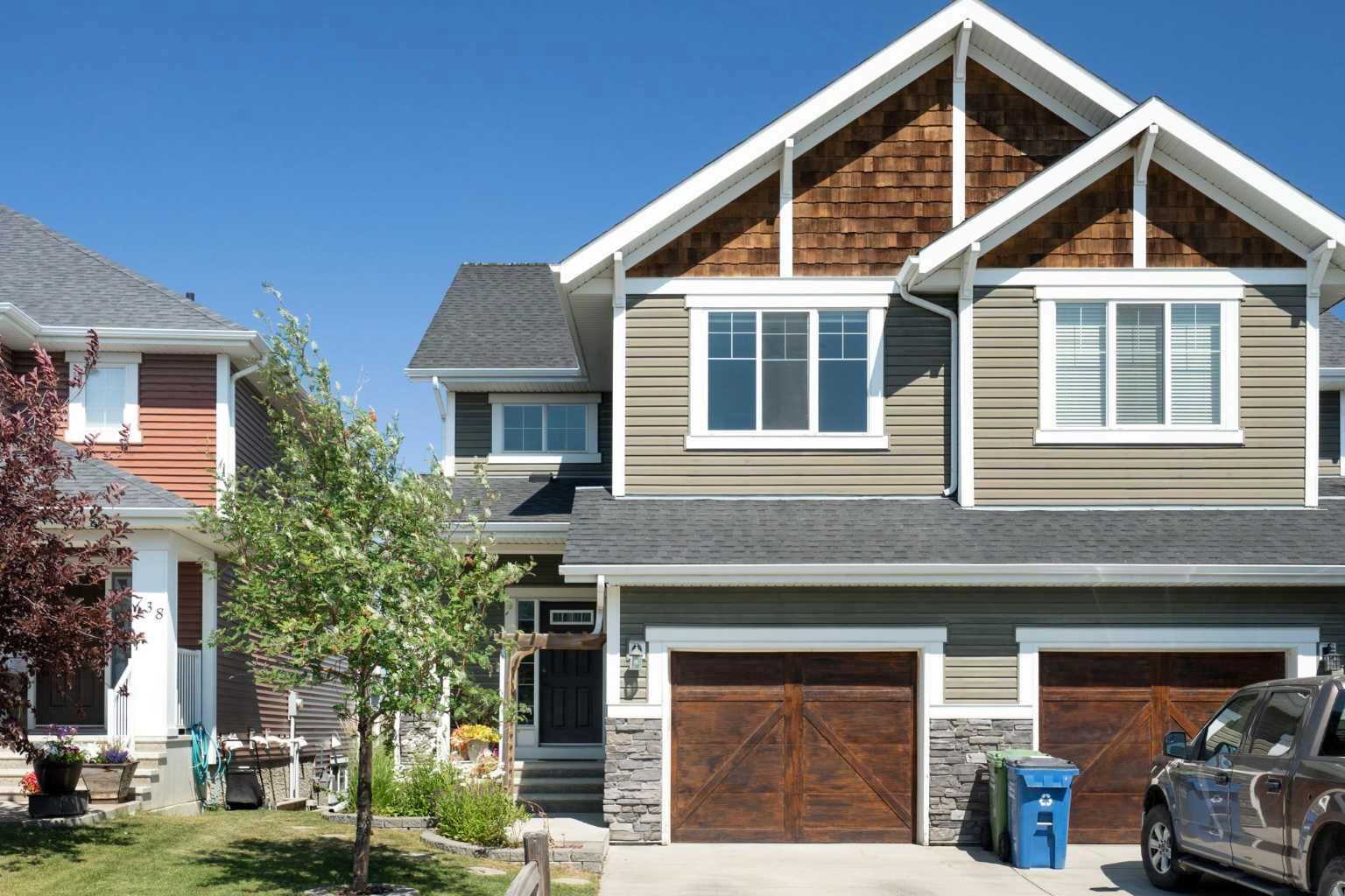 Property Photo:  734 River Heights Crescent  AB T4C 0J4 