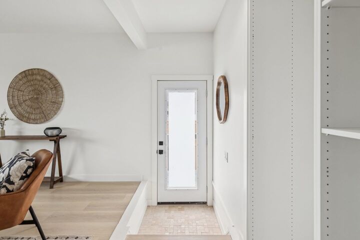 Property Photo:  1212 Lake Sylvan Drive SE  AB T2J 5N7 