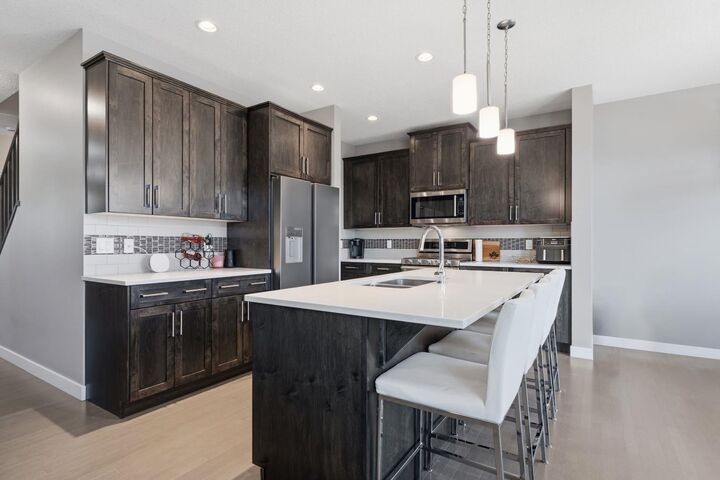 Property Photo: 2632 Ravenslea Gardens SE AB T4A 0T2