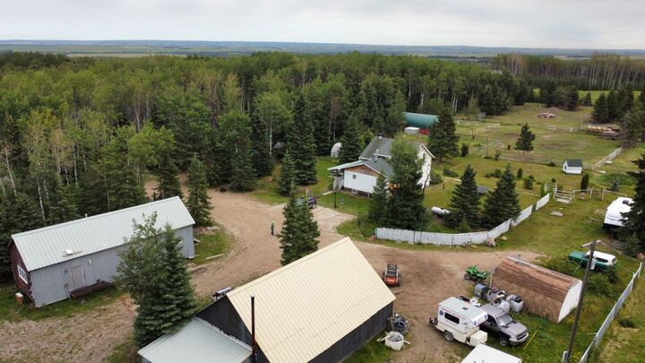 Property Photo:  723039 90 Range  AB T0H 3S0 