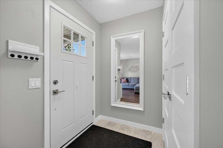 Property Photo: 39 Midridge Gardens SE AB T2X 1C4