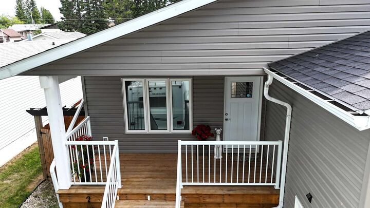 Property Photo:  7101 Glenwood Drive  AB T7E 1N1 