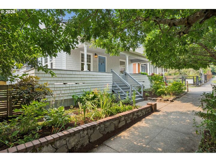 Property Photo:  1432 SE Knight St  OR 97202 