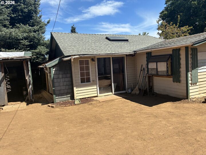 Property Photo:  7824 SE 64th Ave  OR 97206 