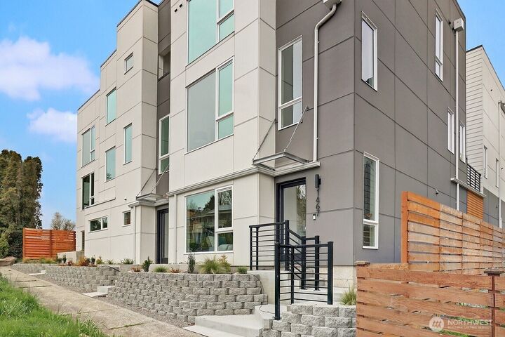 Property Photo: 1467 S Columbian Way WA 98144