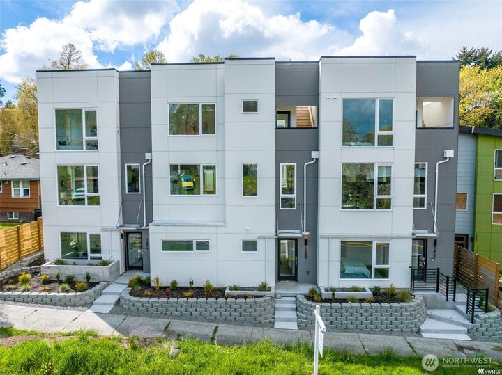 Property Photo: 1467 S Columbian Way WA 98144