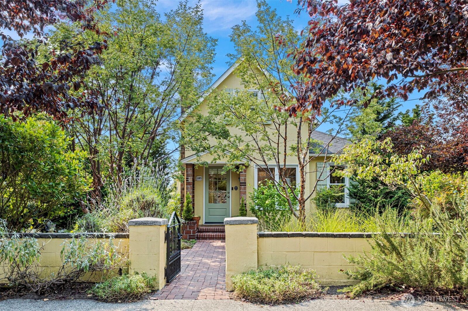 Property Photo: 4403 4th Avenue NW WA 98107