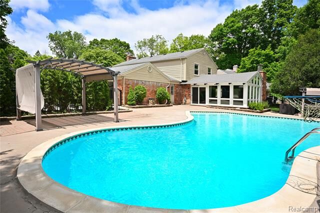 Property Photo: 31310 Foxboro Way MI 48025