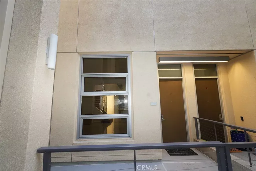 Property Photo: 133 The Promenade N. North 115 CA 90802