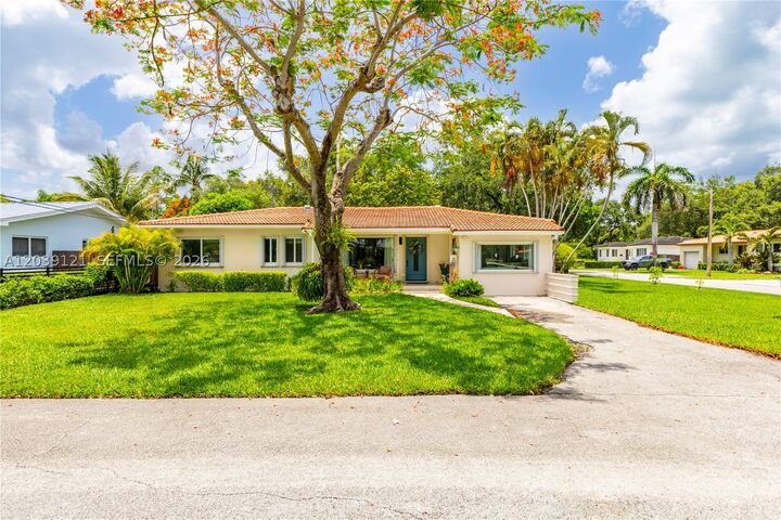 Property Photo: 8920 NE 9th Ct FL 33138