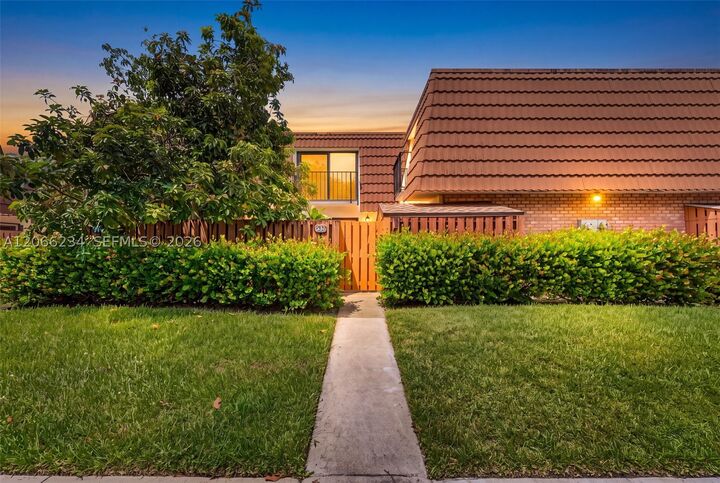 Property Photo: 151 Heritage Way FL 33407