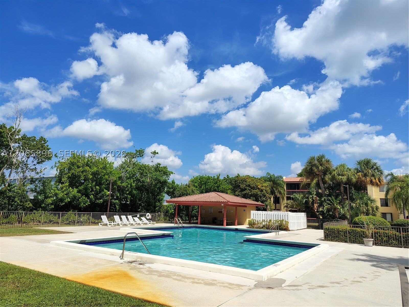 Property Photo: 733 SE 1st Way 109 FL 33441