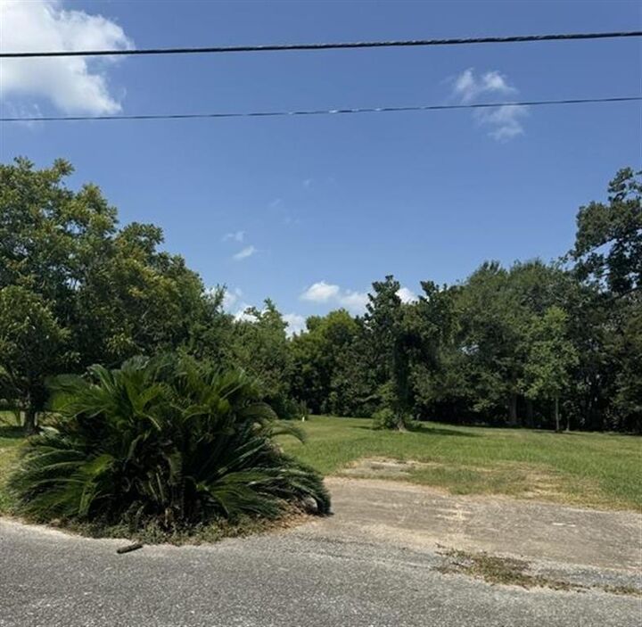 Property Photo: 2428 Jett Street LA 70663