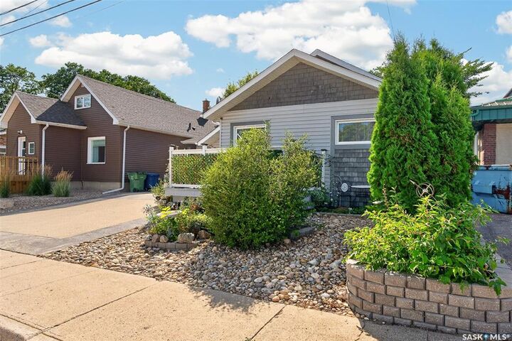 Property Photo: 892 Elgin Avenue SK S6H 4G7