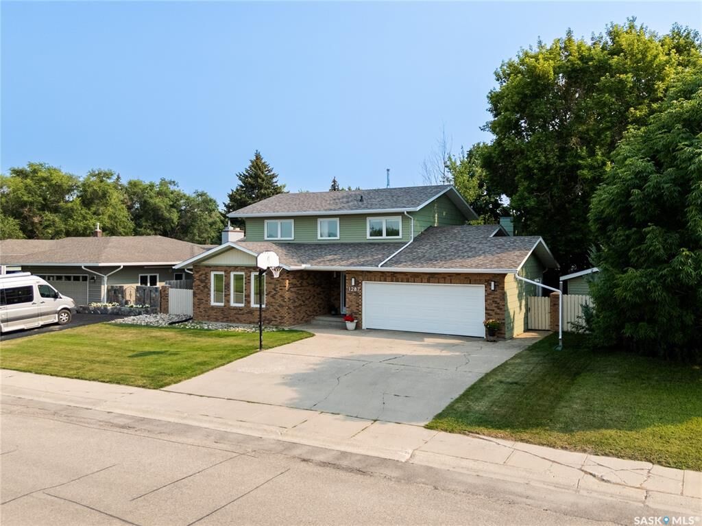 Property Photo: 1287 Simcoe Street SK S6H 3J5