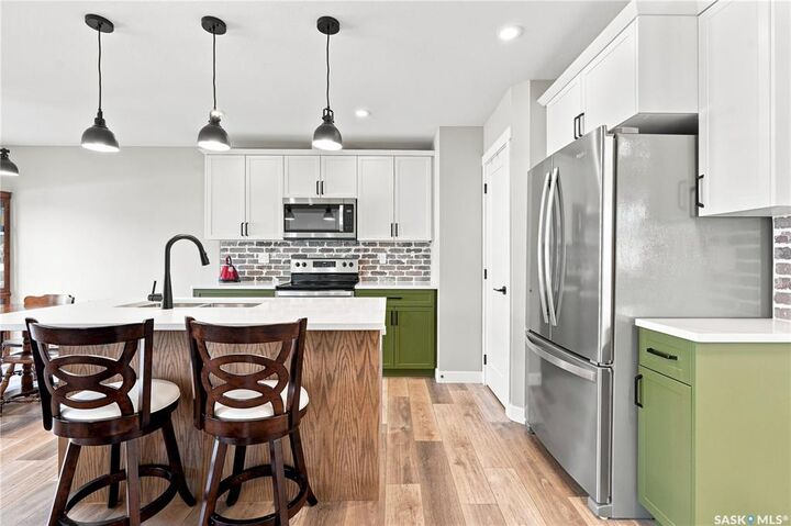Property Photo: 435 Myles Heidt Manor SK S7W 1J2