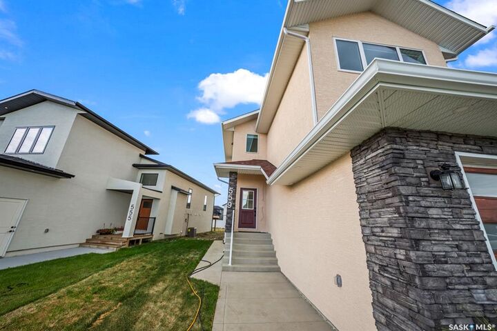 Photo de la propriété:  559 Kalra Street  SK S7W 1E7 