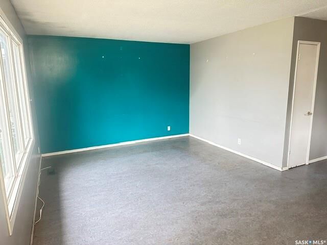 Property Photo:  724 Eastview Avenue  SK S4N 0A2 
