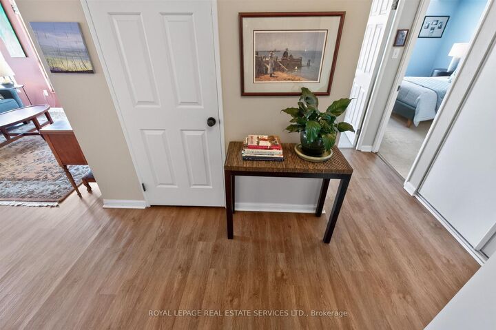 Property Photo: 101 Subway Crescent 1711 ON M9B 6K4
