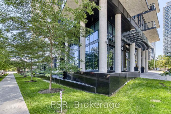 Property Photo: 39 Annie Craig Avenue 905 ON M8V 0H1