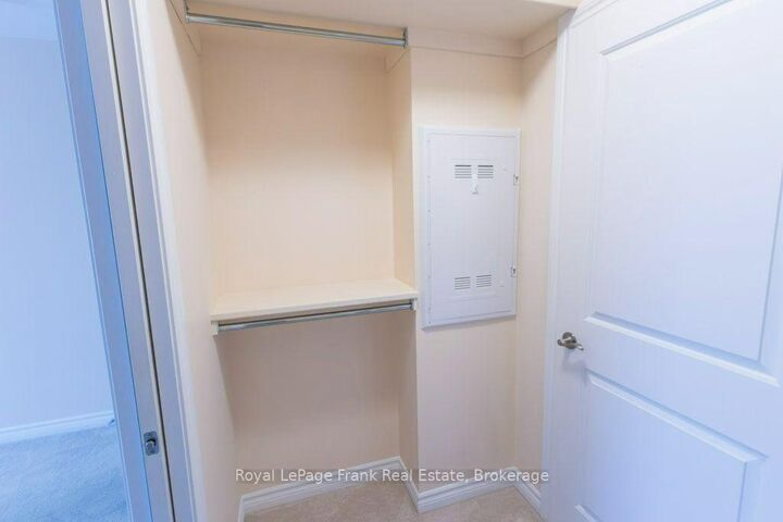 Photo de la propriété: 58 Glenelg Street W 103 ON K9V 0M9