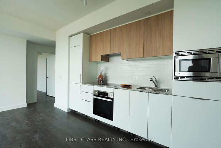 Property Photo:  50 O'Neill Road 2804  ON M3C 0R1 
