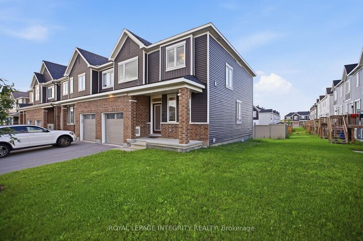 Property Photo: 651 Chillerton Drive ON K2J 6C6