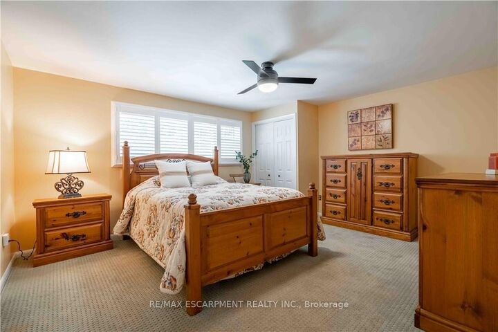 Property Photo: 138 Judith Crescent ON L9G 1L5