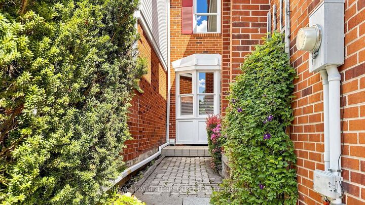 Property Photo: 95 Confederation Way #64 ON L3T 5R4