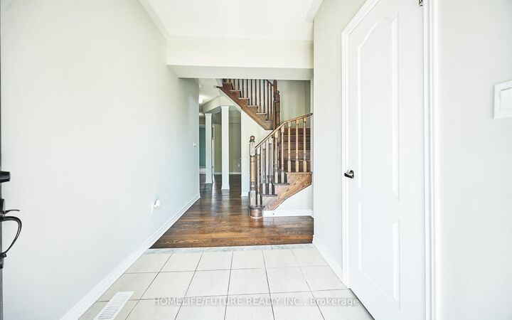 Property Photo: 44 Terry Clayton Avenue ON L0K 1A0