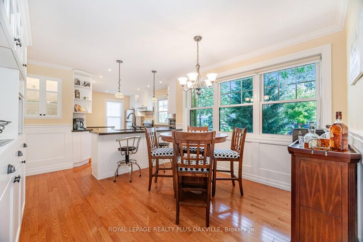 Property Photo: 43 Ravina Crescent ON L9G 2E8