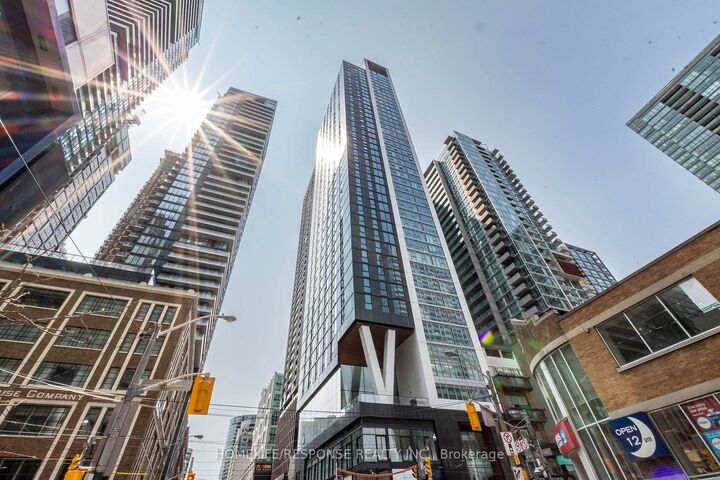Property Photo:  357 King Street 1701  ON M5V 0S7 
