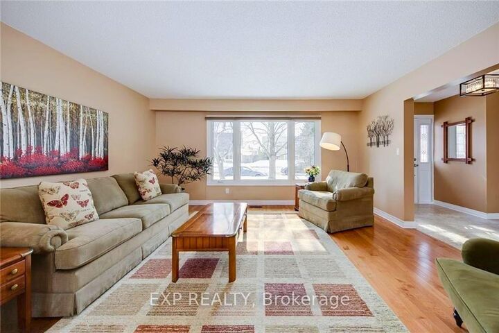 Property Photo: 113 Oren Boulevard ON L4N 4M3