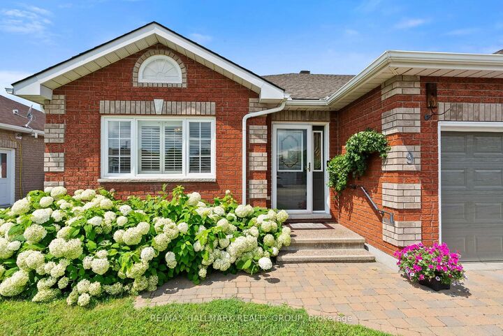 Property Photo:  9 Dr Gordon Crescent  ON K0G 1J0 