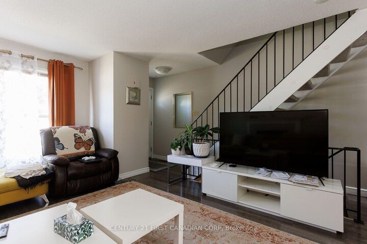 Property Photo:  70 Fiddlers Green Road 122  ON N6H 4R4 